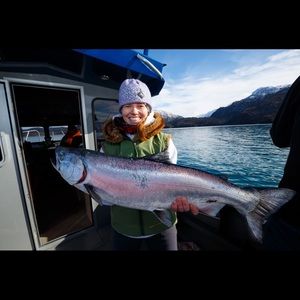 Meet your Posher, Lora